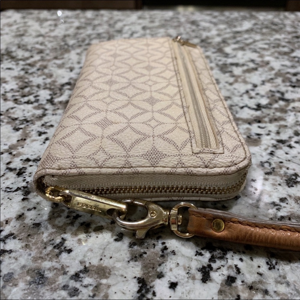 Fossil Wallet - Picture 3 of 8